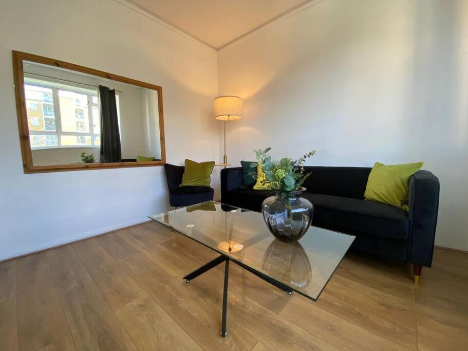 Charming Retreat In Pimlico Apartment ลอนดอน ภายนอก รูปภาพ