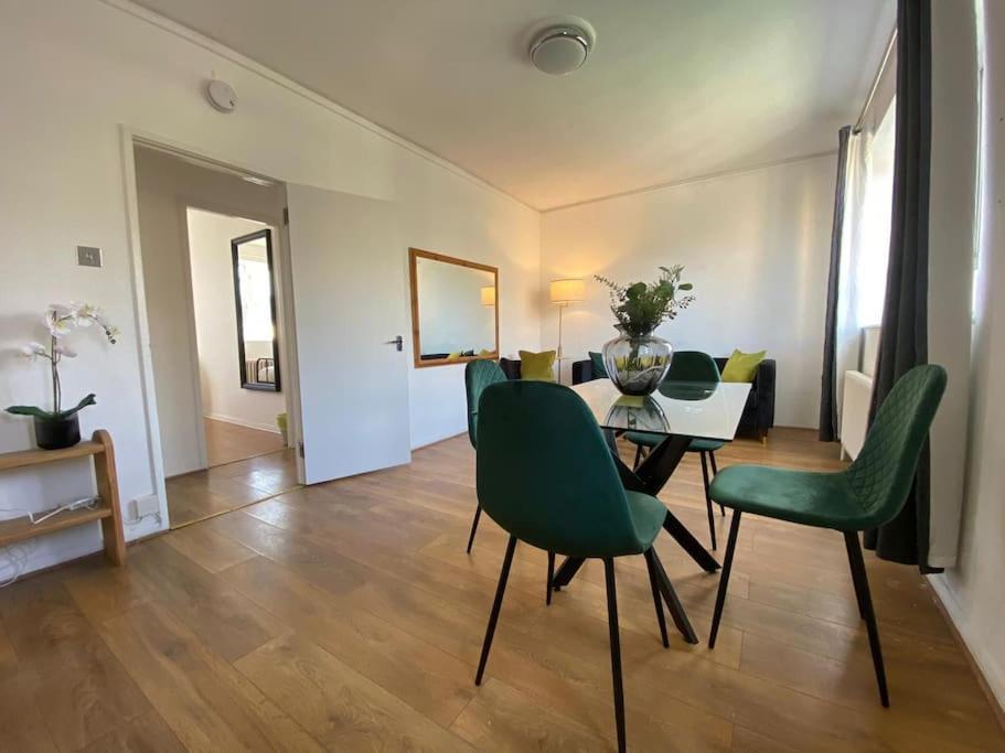 Charming Retreat In Pimlico Apartment ลอนดอน ภายนอก รูปภาพ