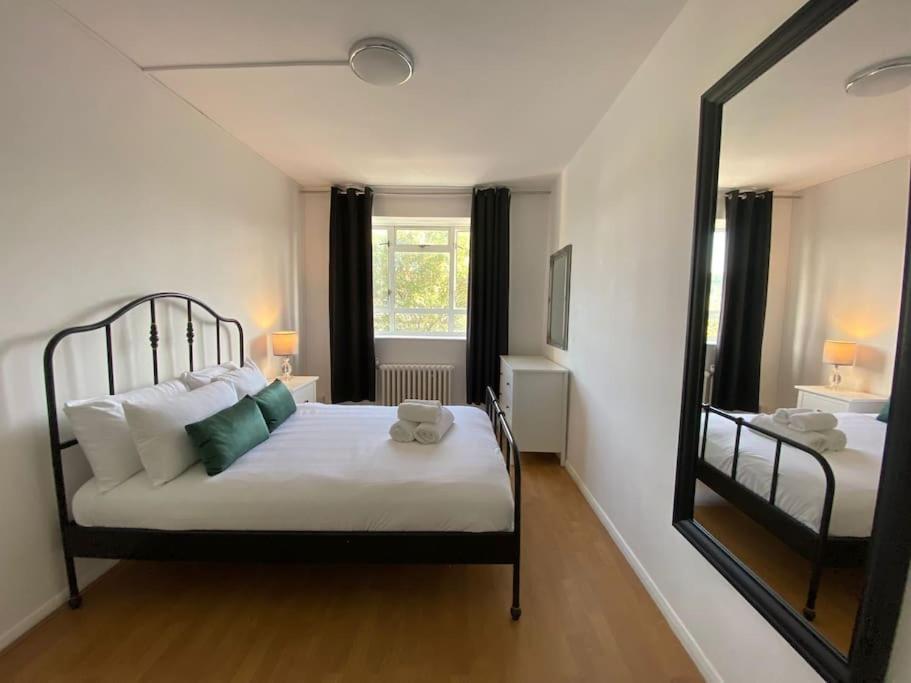 Charming Retreat In Pimlico Apartment ลอนดอน ภายนอก รูปภาพ