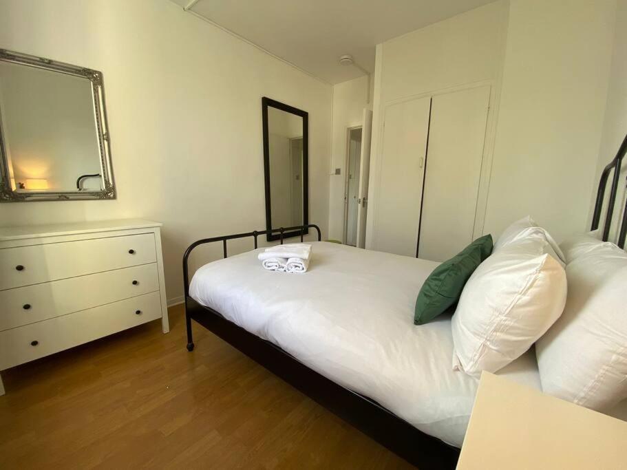 Charming Retreat In Pimlico Apartment ลอนดอน ภายนอก รูปภาพ